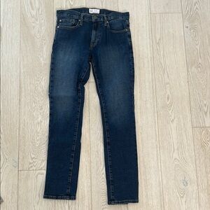 Gap men’s size 29/32 slim jeans.